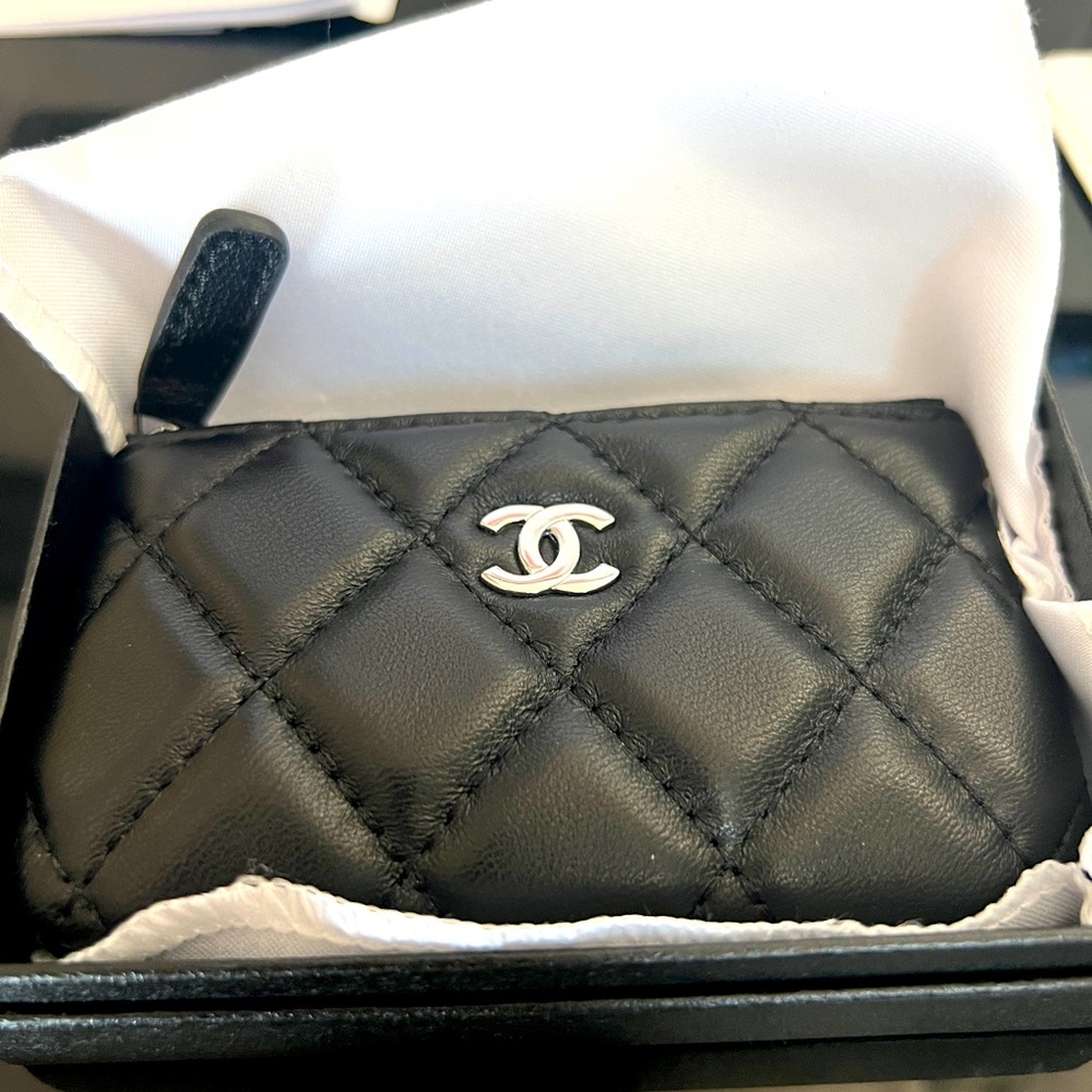Chanel Coin purse in (caviar black)
